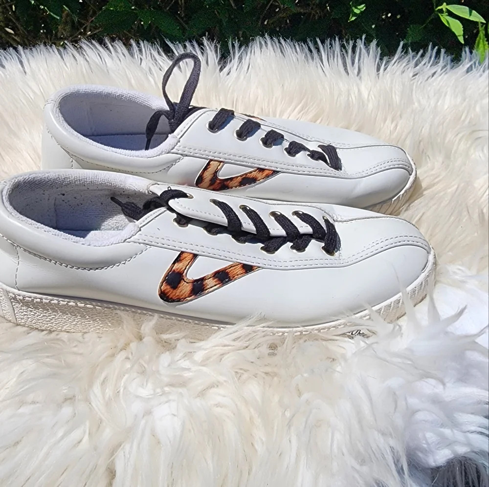 Tretorn Leopard accent leather sneakers 8